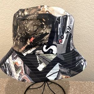 CITY GRAFFITI HAT- REVERSIBLE TO SOLID BLACK